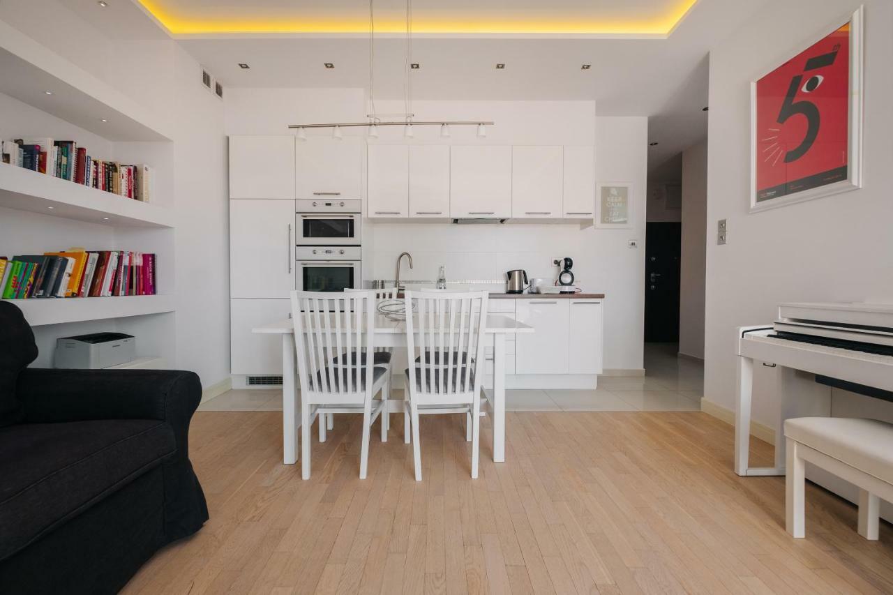 ורשה Modern Apartment Across The Ponds מראה חיצוני תמונה
